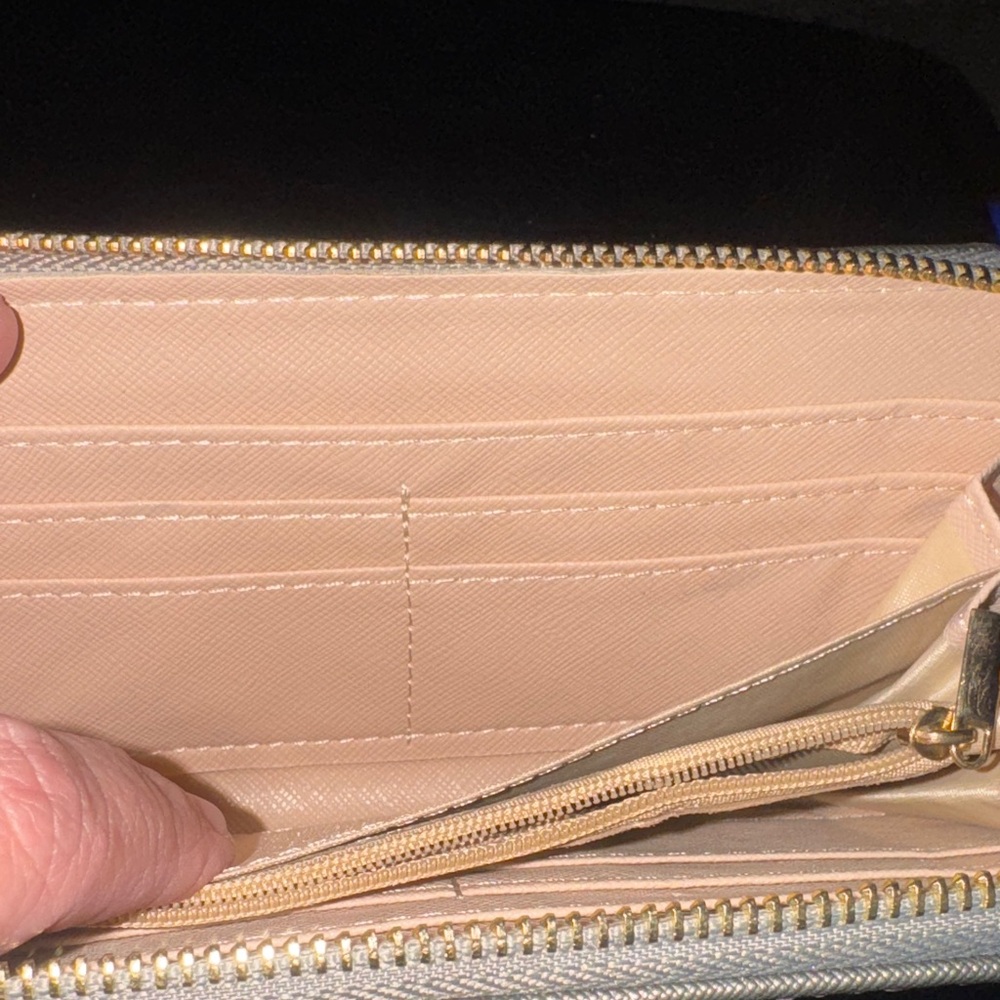 Dasein Elegant Silver & Gold Zip Around Full Size Wristlet NWOT - Picture 4 of 16